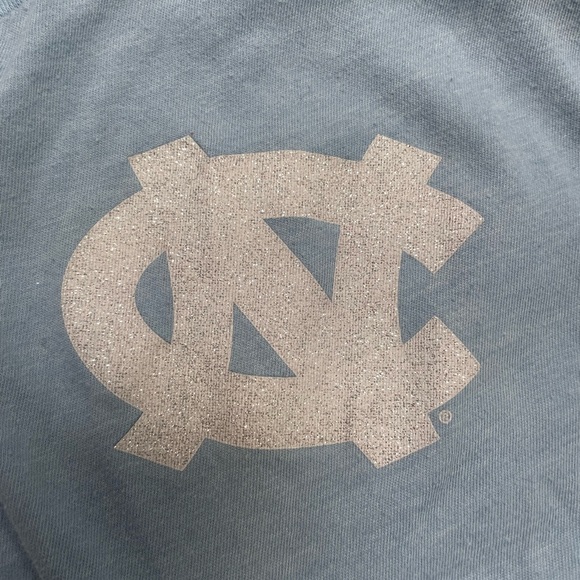 UNC Tar Heels women’s medium t shirt - Picture 6 of 8